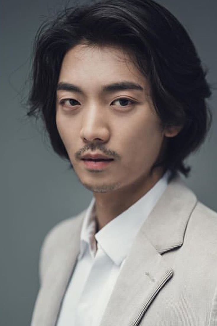 Hwang Hee Profile Photo