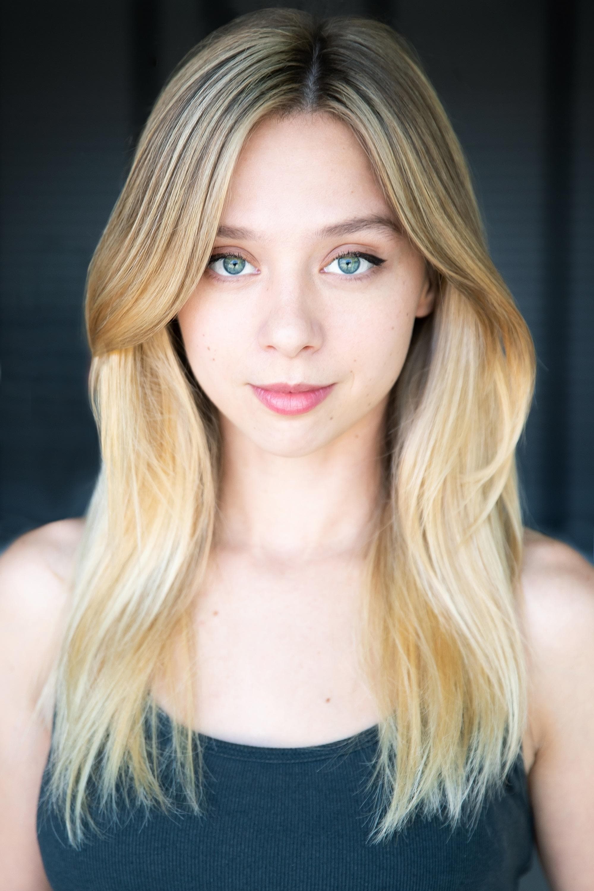 Anna Lore Profile Photo