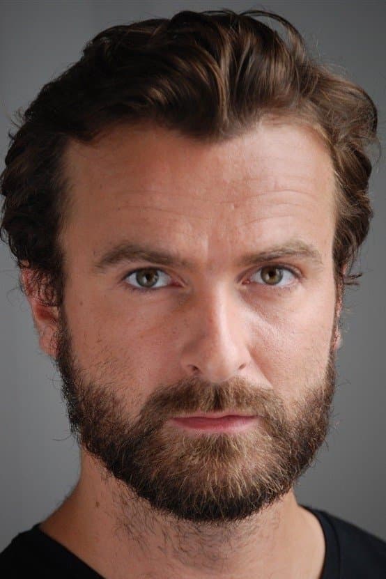Amaury de Crayencour Profile Photo