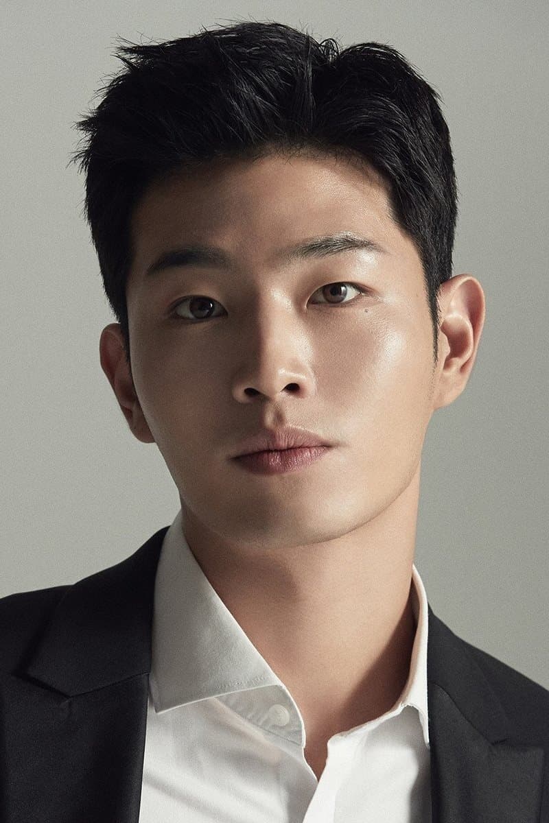 Lee Dong-ju Profile Photo