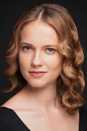 Ece Çeşmioğlu Profile Photo