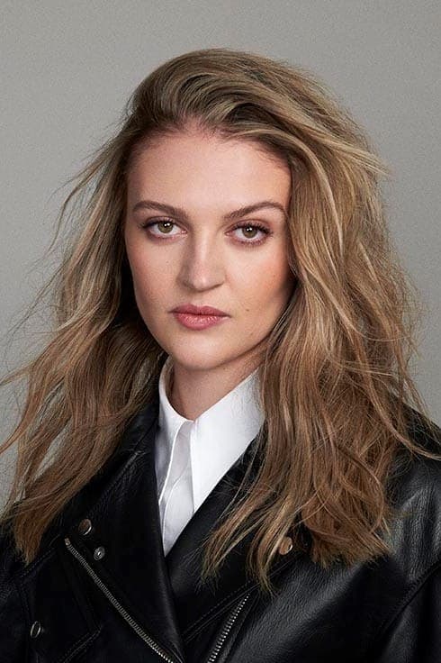 Lara Peake Profile Photo