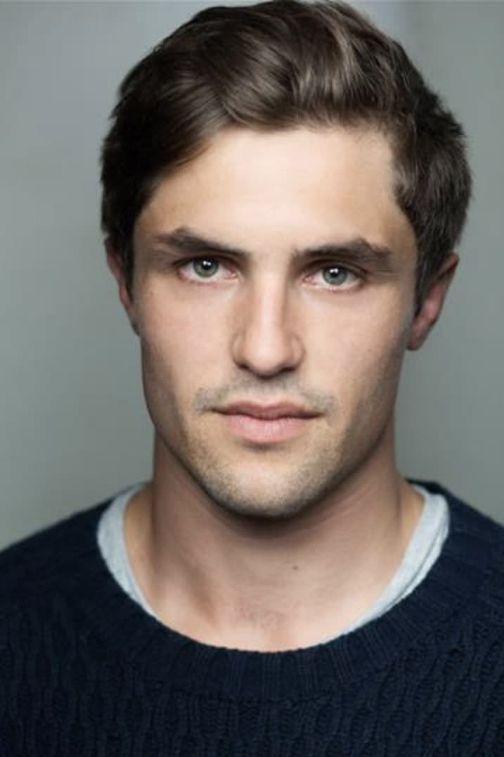 Phil Dunster Profile Photo
