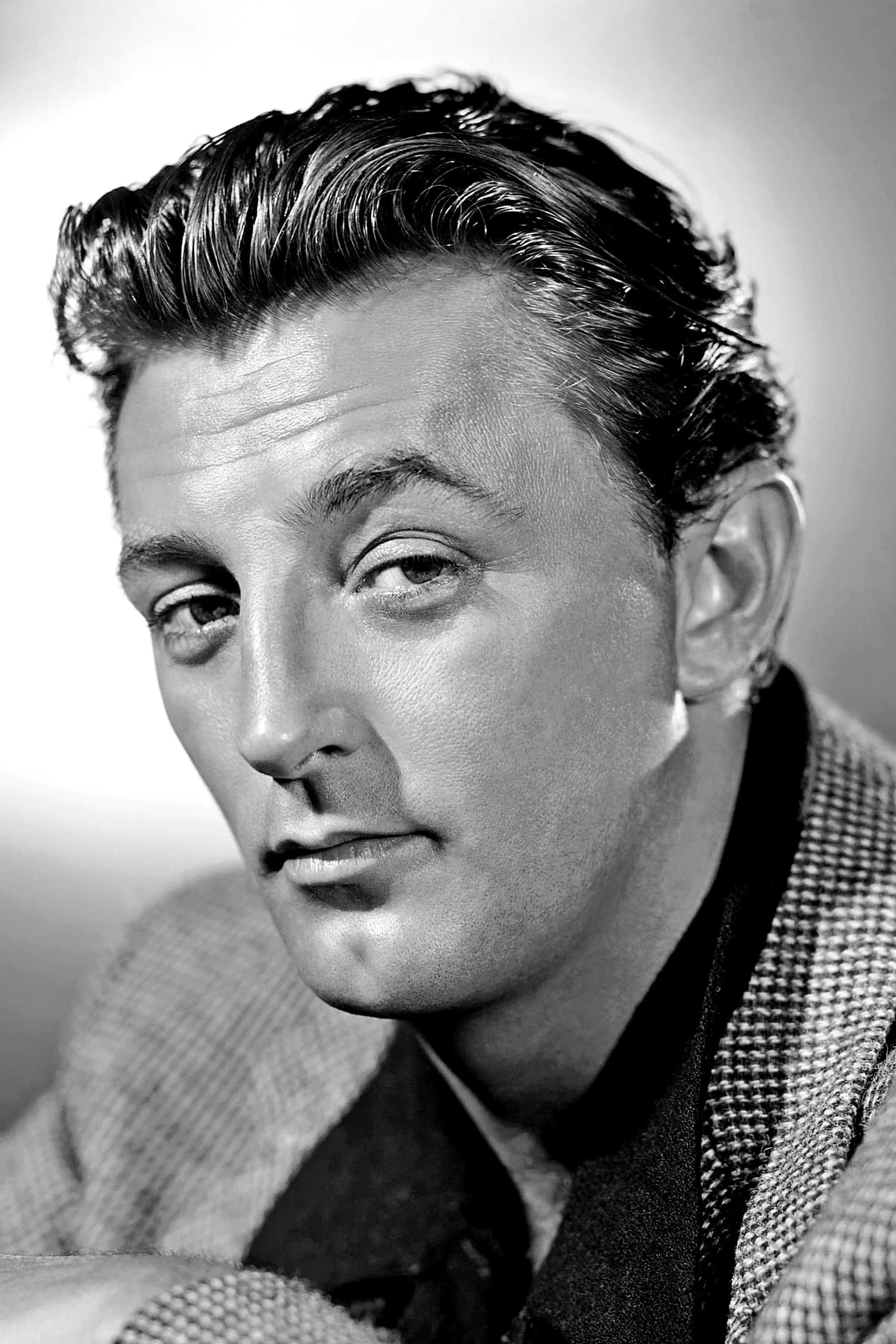Robert Mitchum Profile Photo