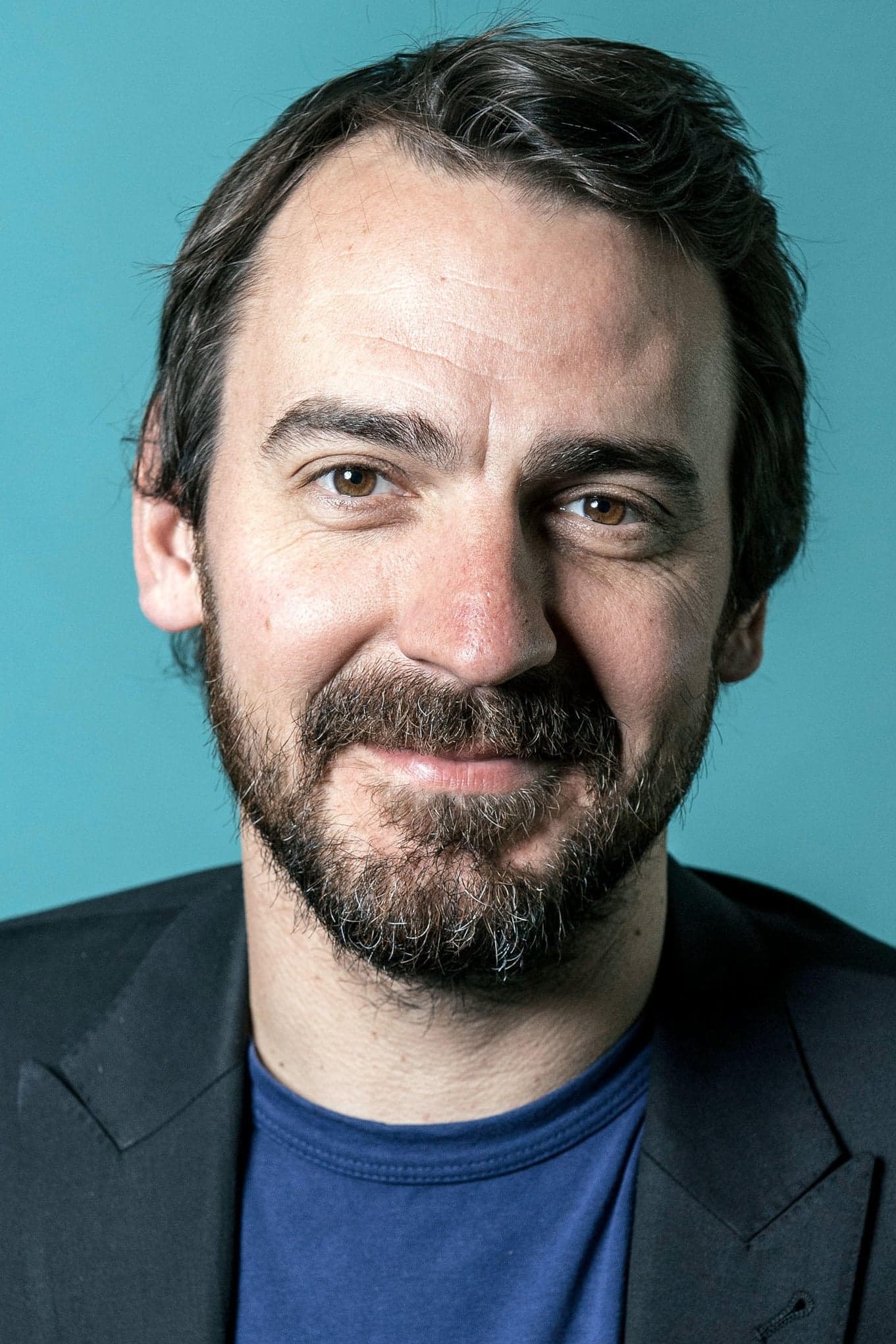 Ewen Leslie Profile Photo