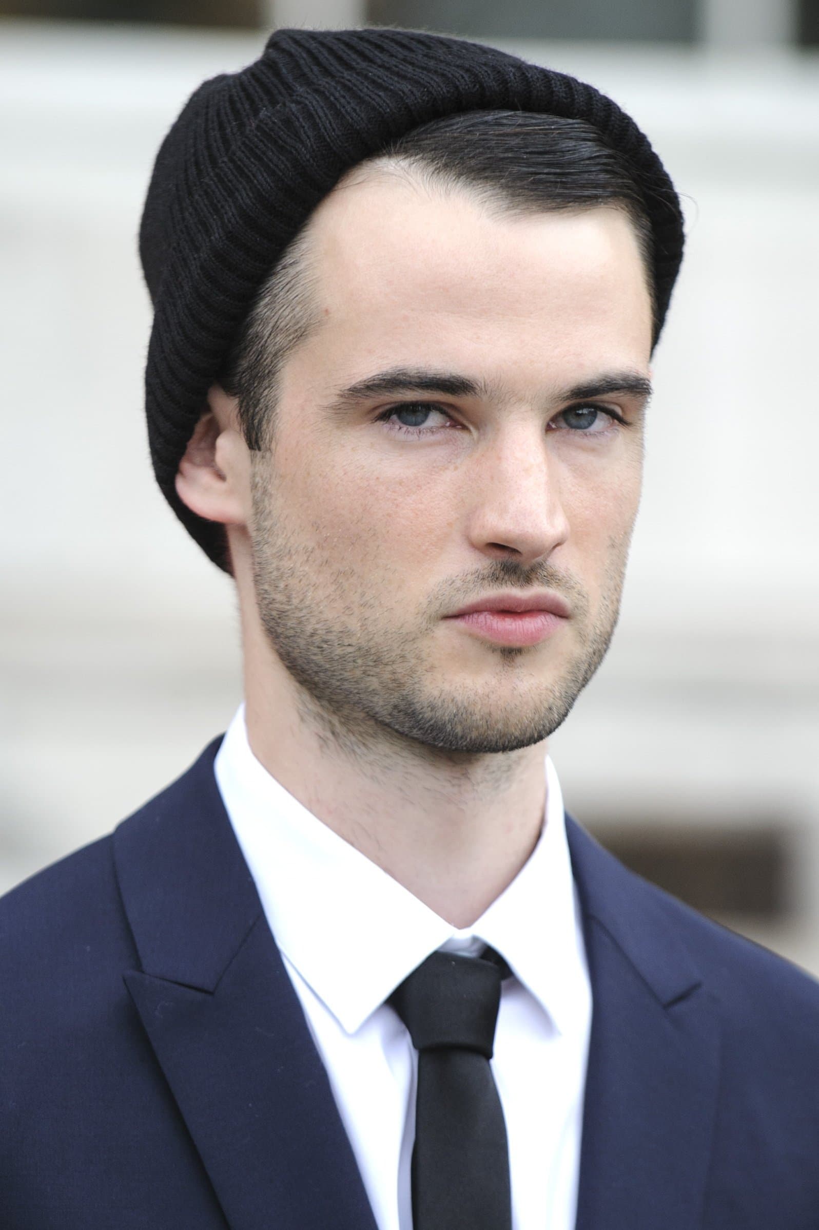 Tom Sturridge Profile Photo