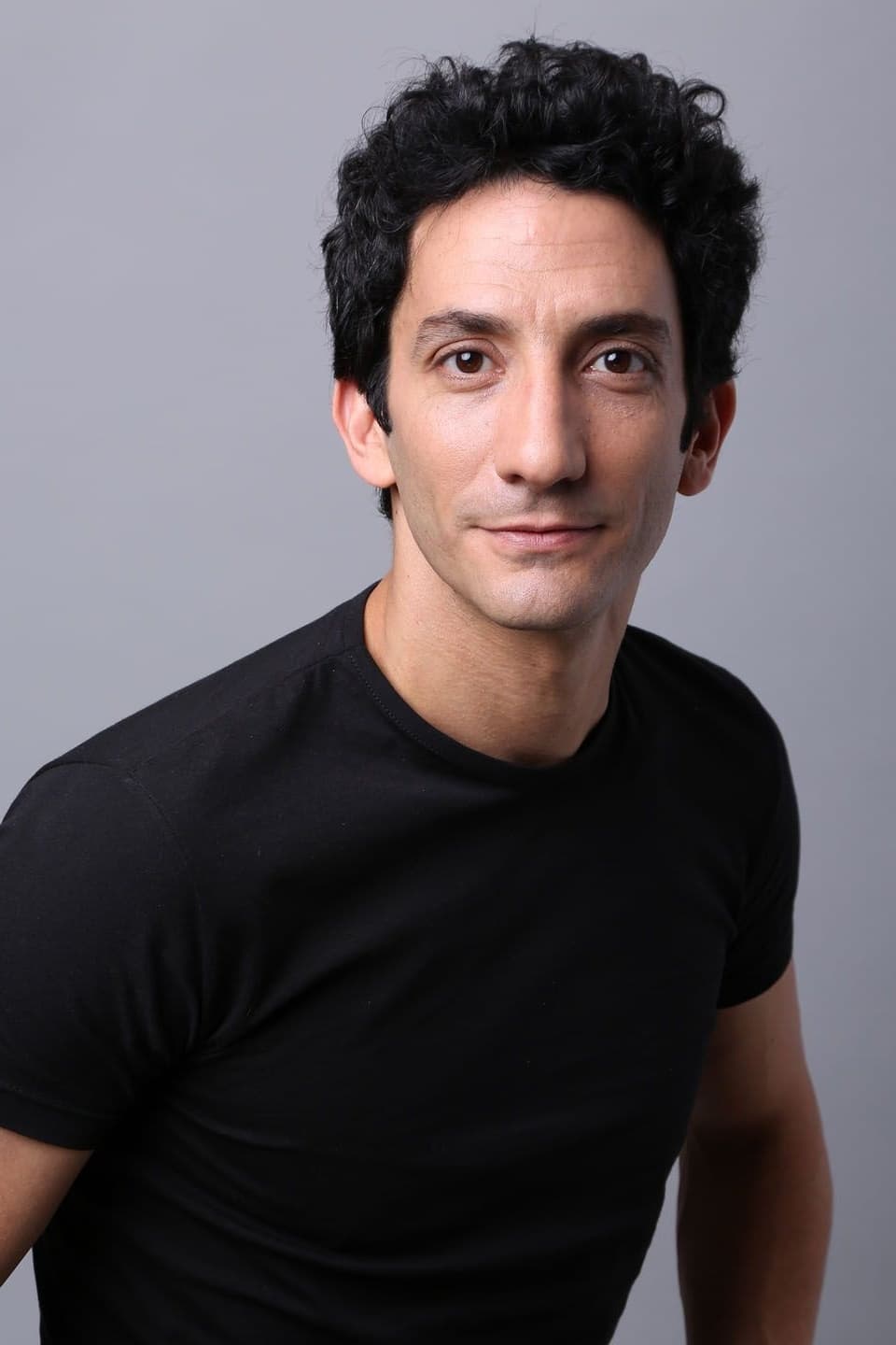 Juan Minujín Profile Photo