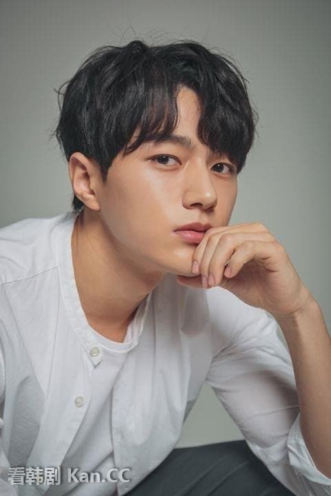 L Profile Photo