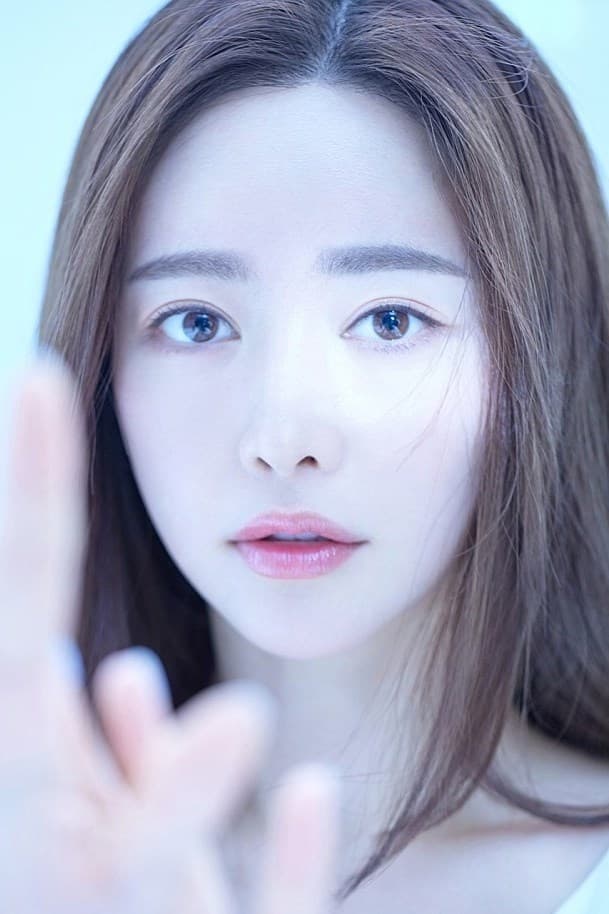 Hong Soo-ah Profile Photo