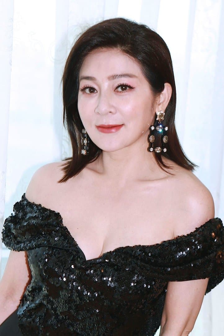 Lotus Wang Profile Photo