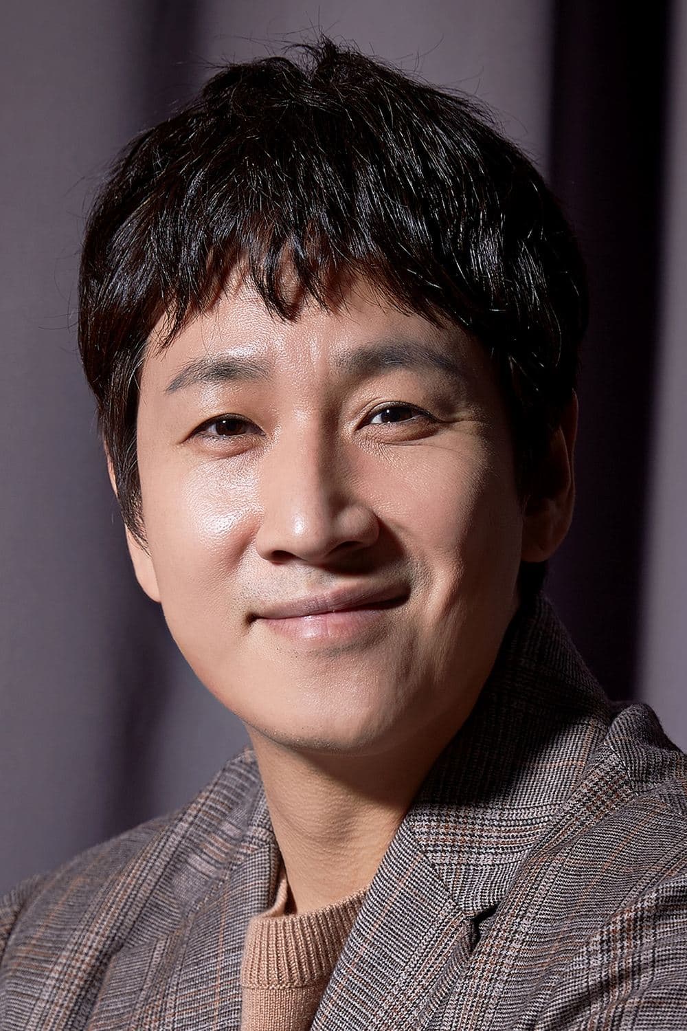 Lee Sun-kyun Profile Photo