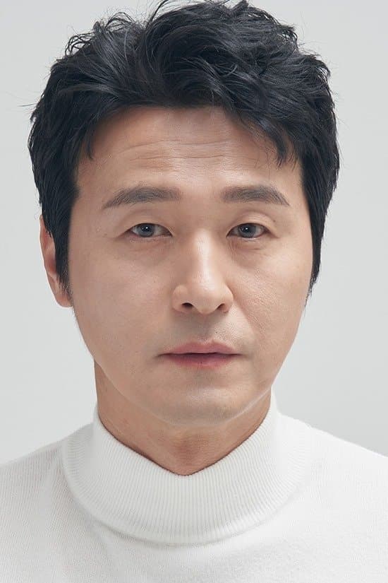 Lee Sung-jae Profile Photo