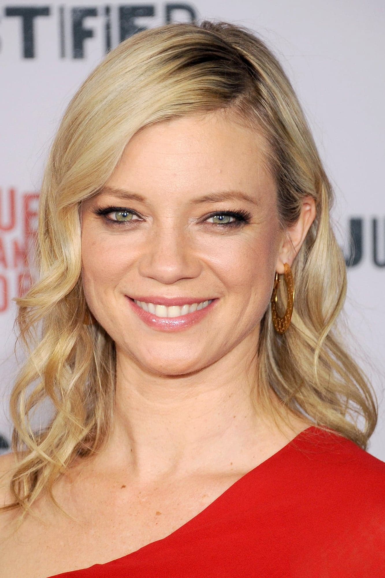 Amy Smart Profile Photo