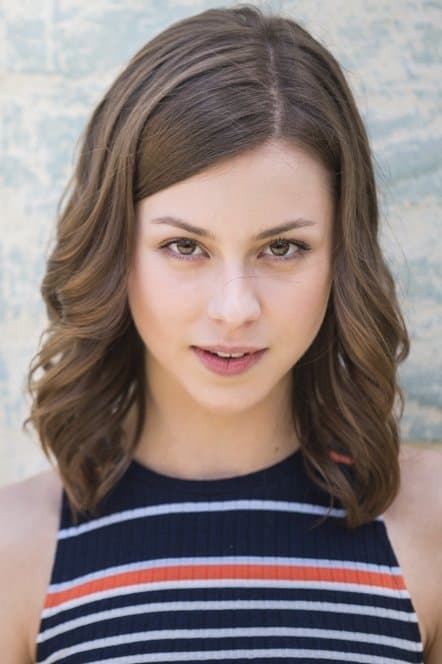 Laura Döbrösi Profile Photo