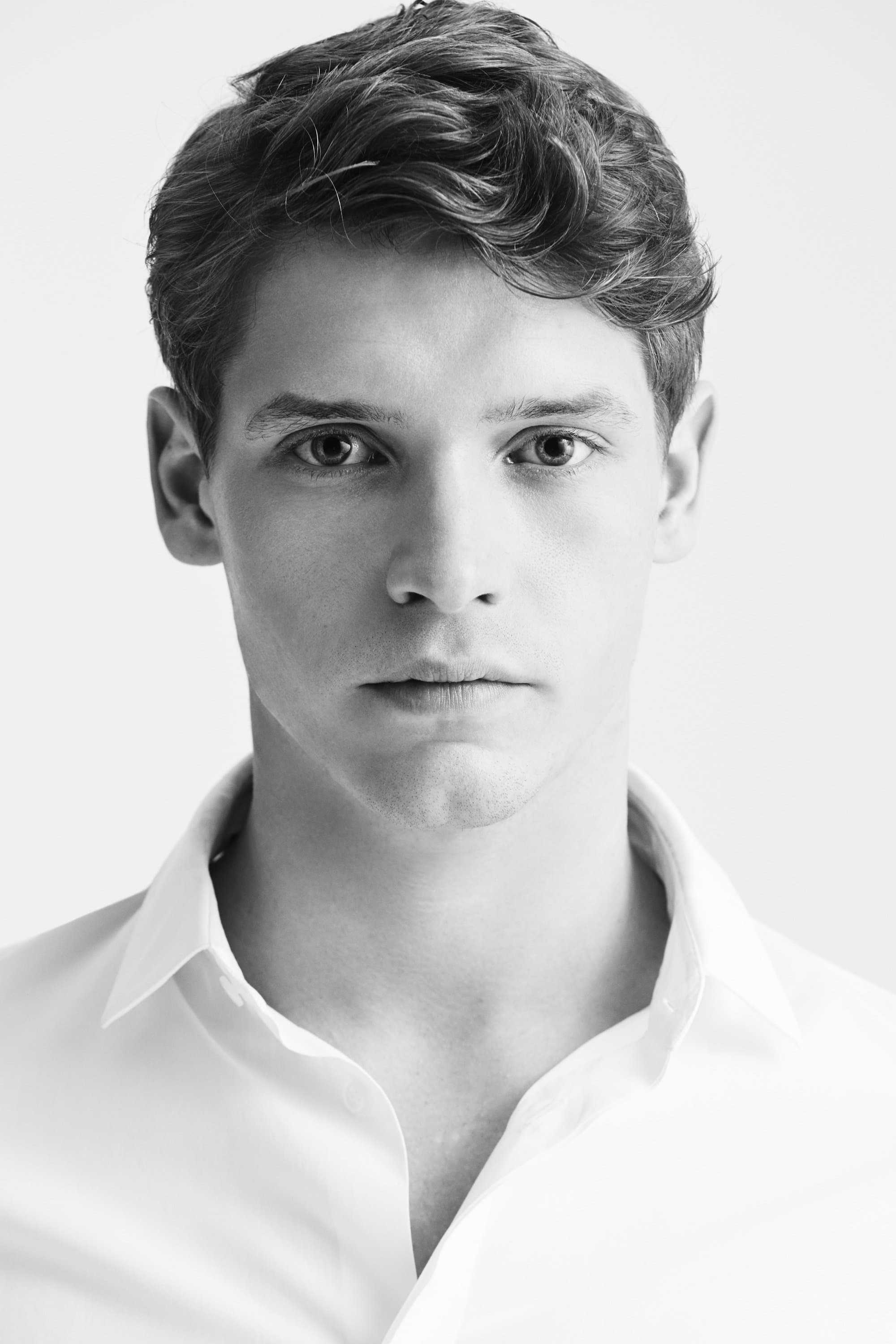 Billy Howle Profile Photo