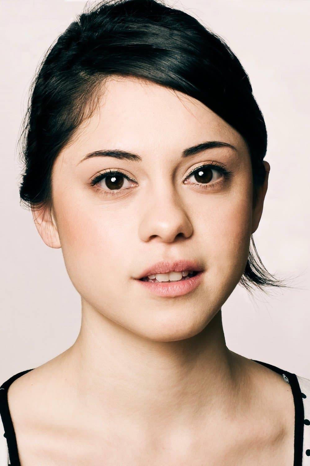 Rosa Salazar Profile Photo