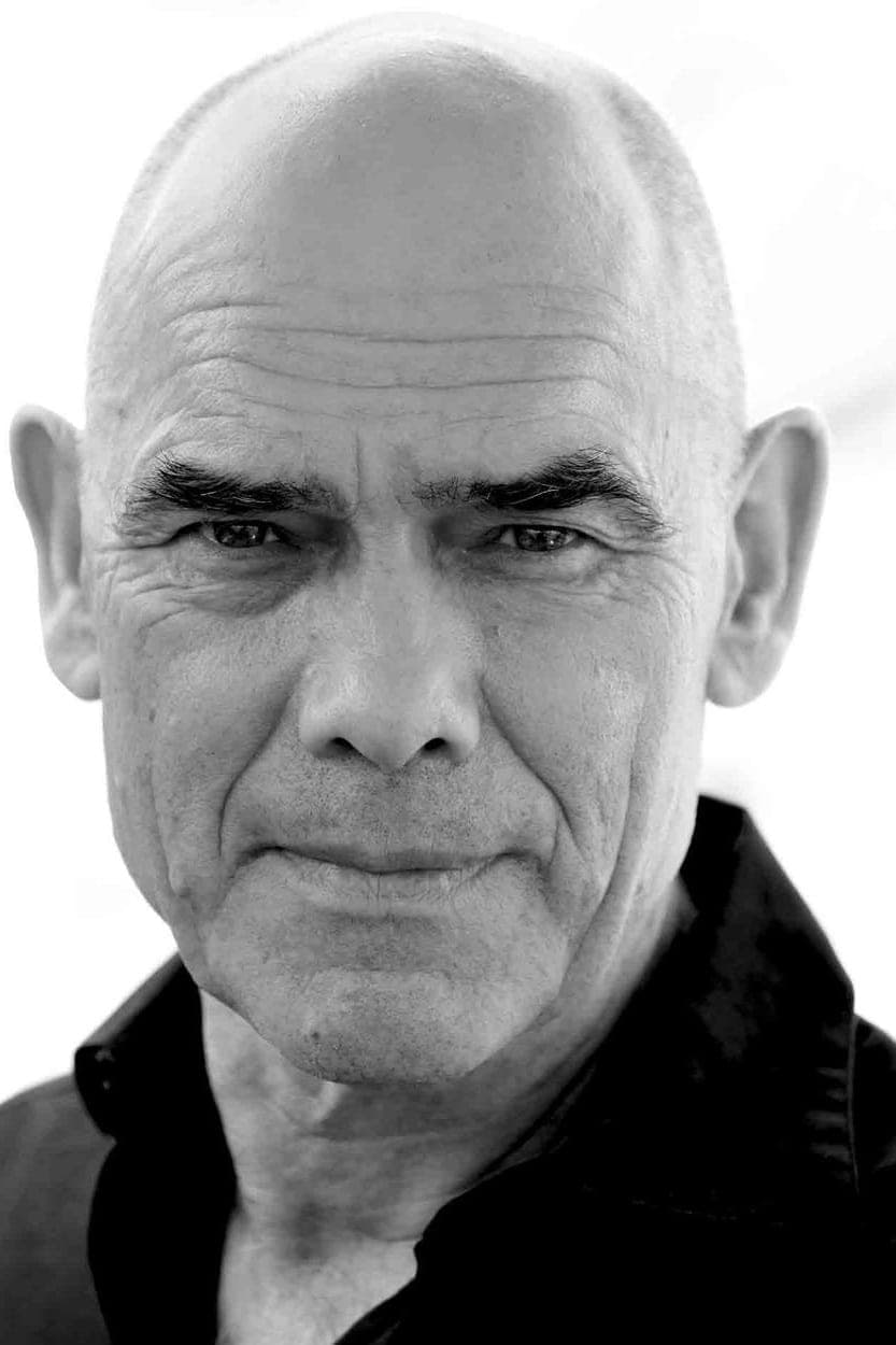 Peter Guinness Profile Photo