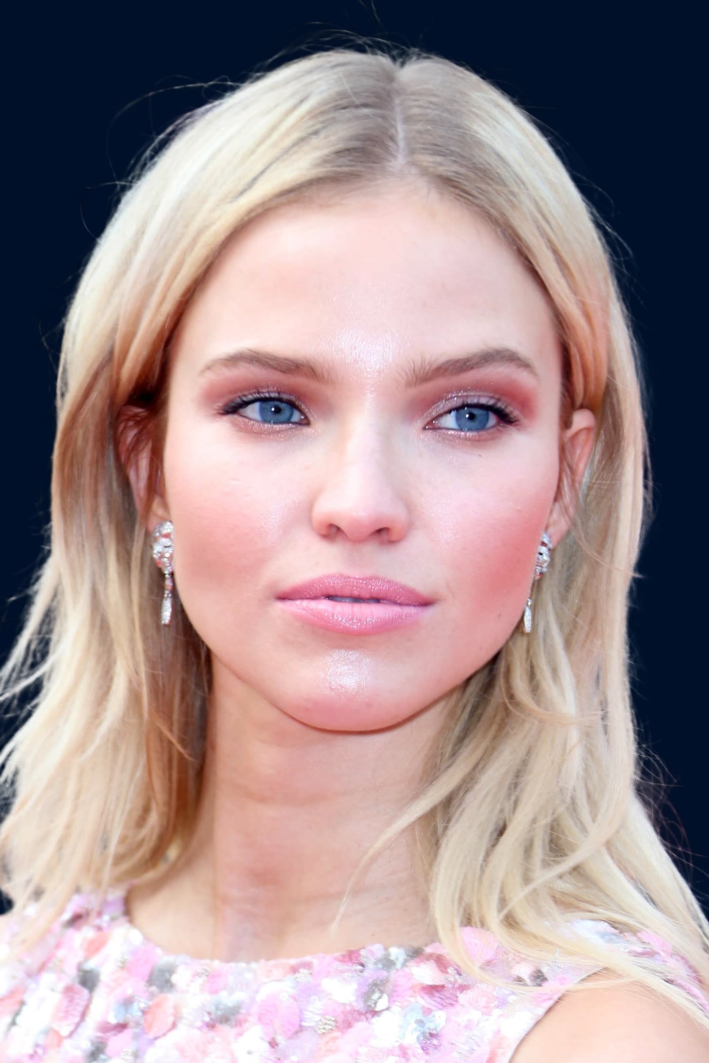 Sasha Luss Profile Photo