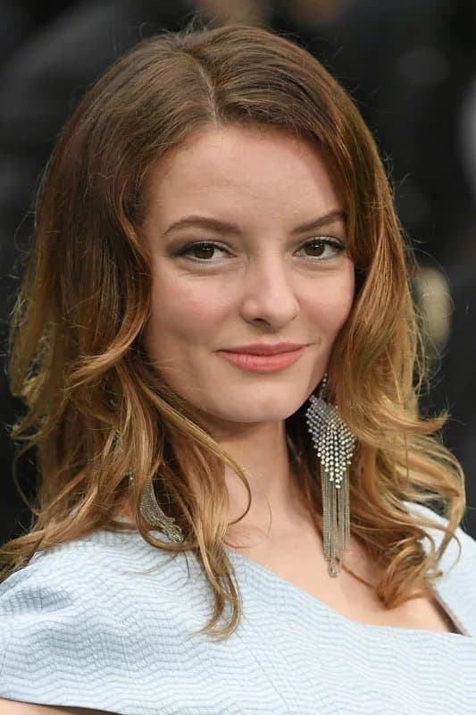 Dakota Blue Richards Profile Photo