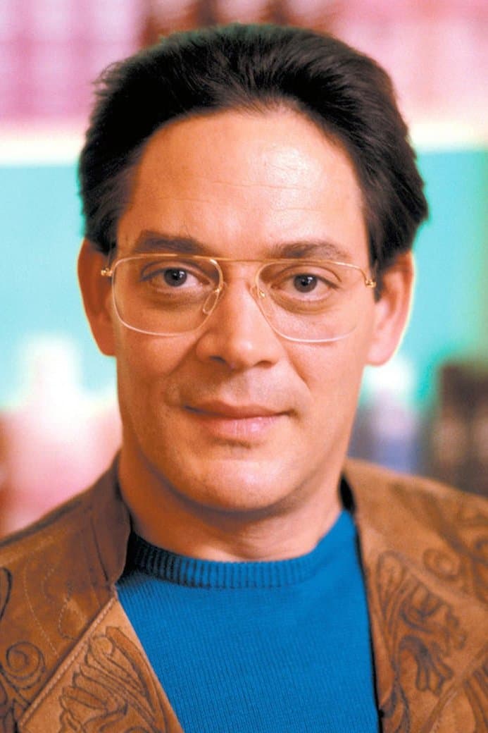 Raúl Juliá Profile Photo