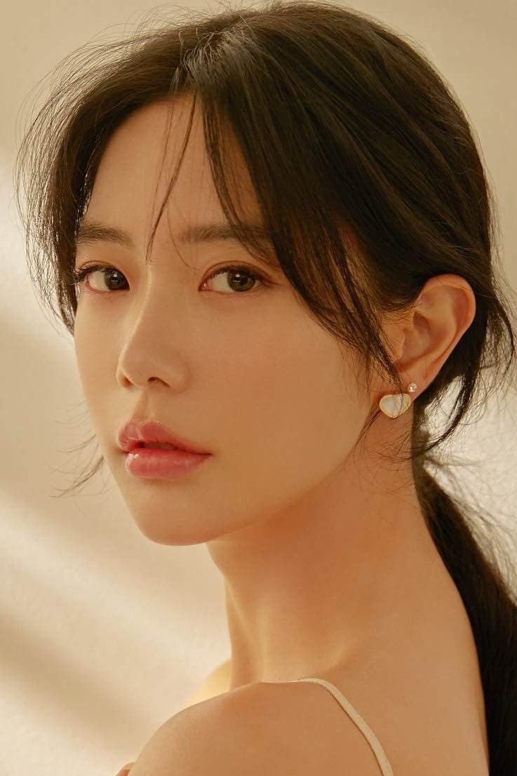 Clara Lee Profile Photo