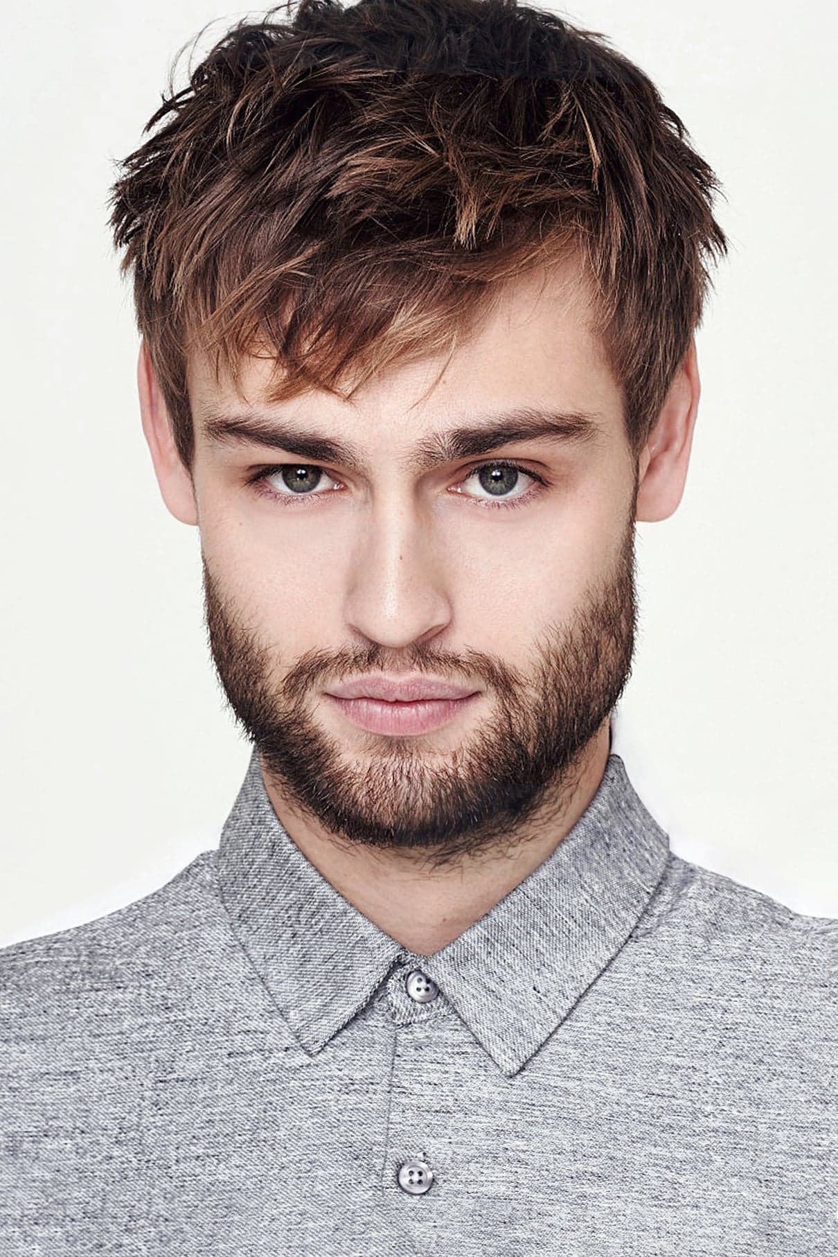 Douglas Booth Profile Photo
