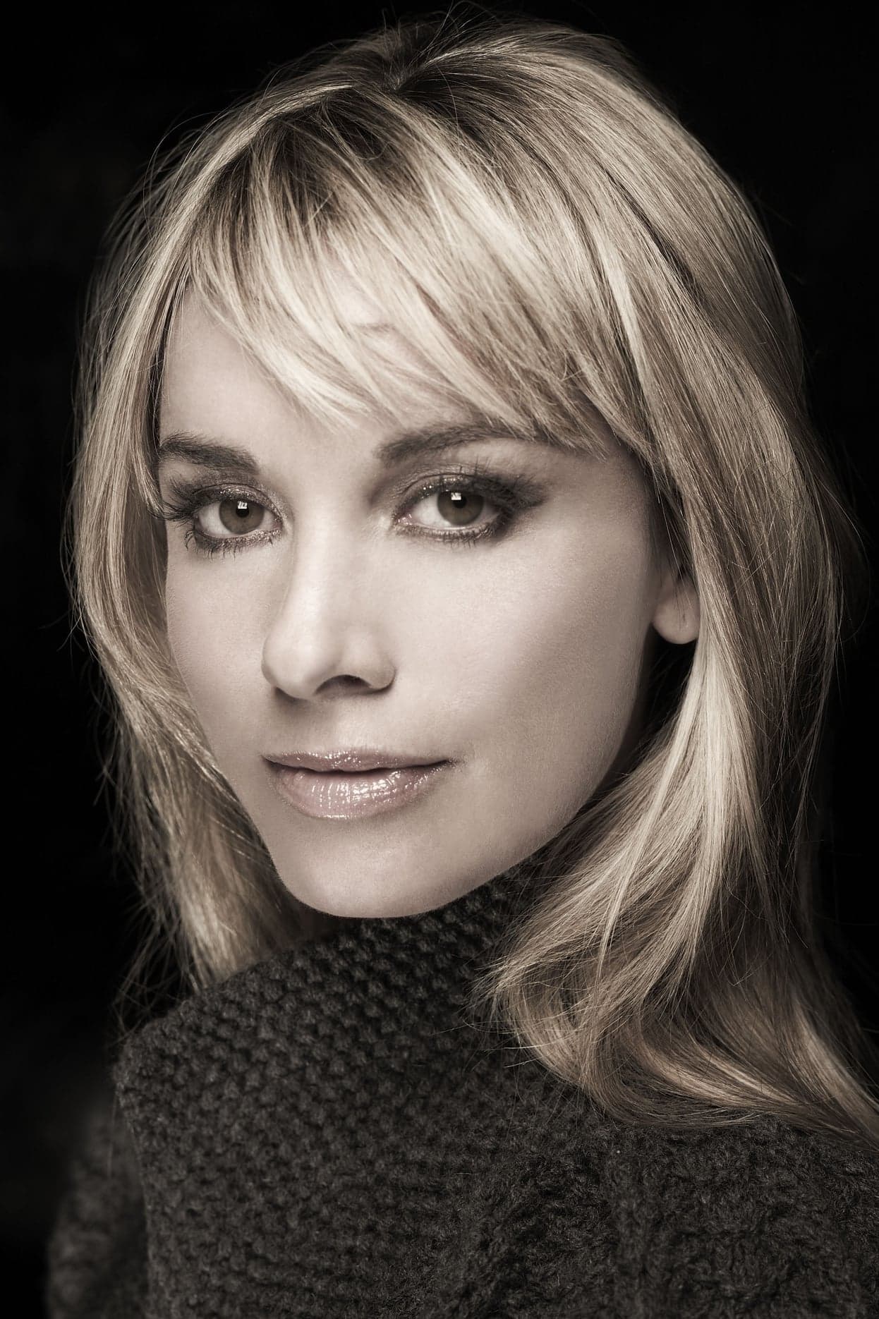 Tamzin Outhwaite Profile Photo