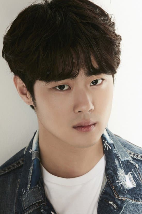 Cho Byeong-kyu Profile Photo