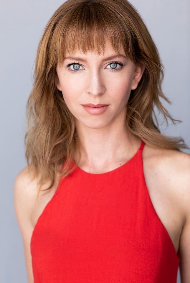 Julia Aks Profile Photo