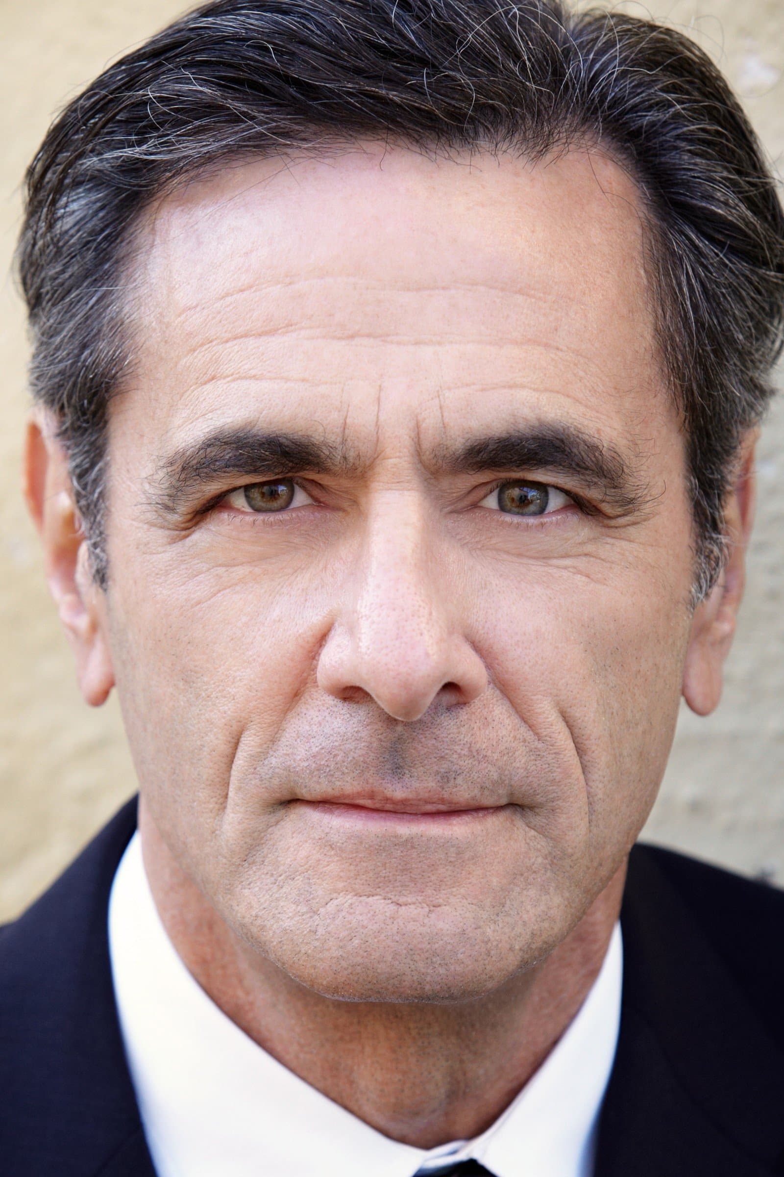 Robin Thomas Profile Photo