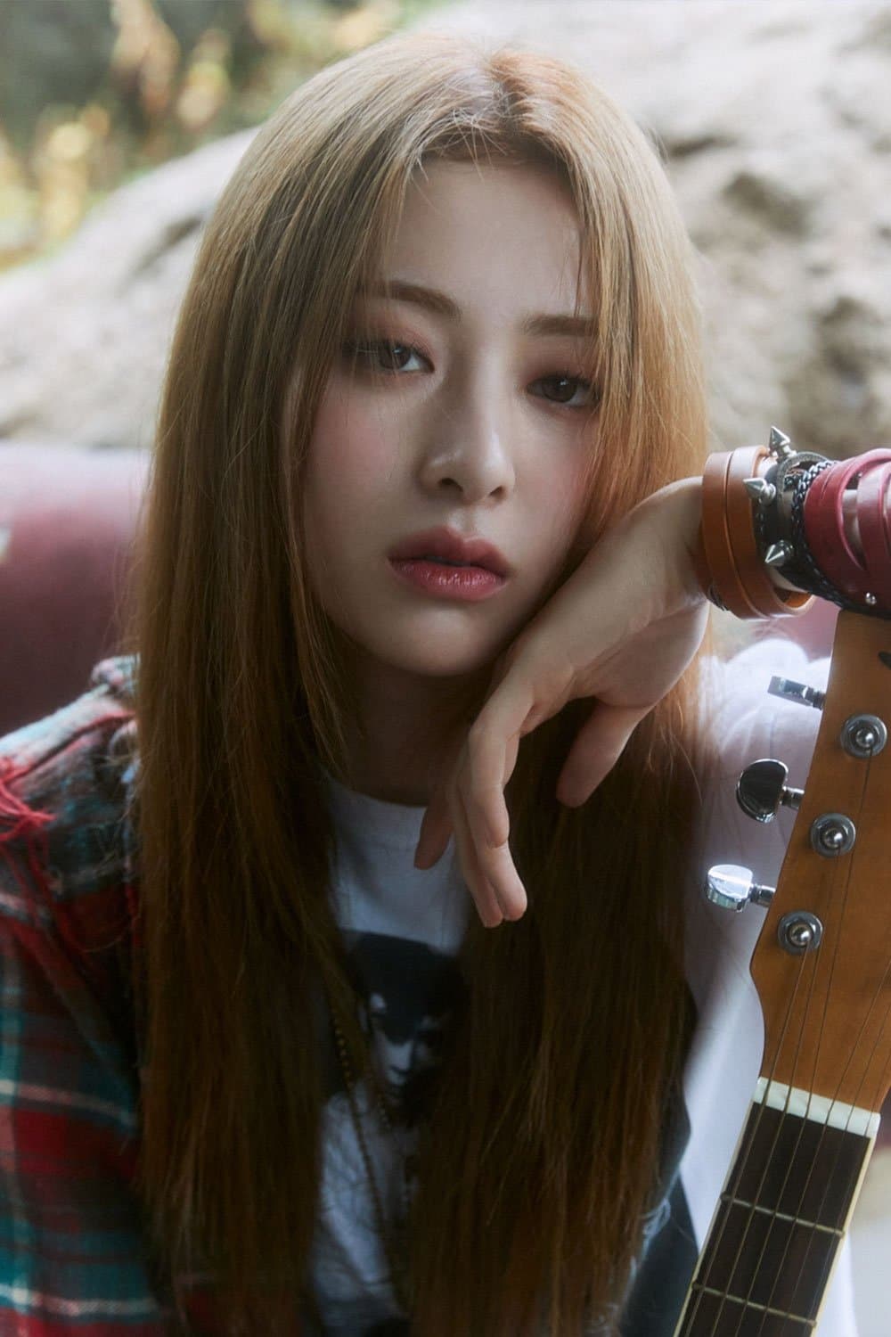 Huh Yun-jin Profile Photo