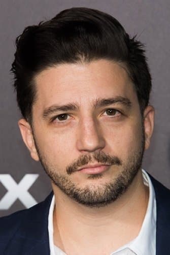 John Magaro Profile Photo