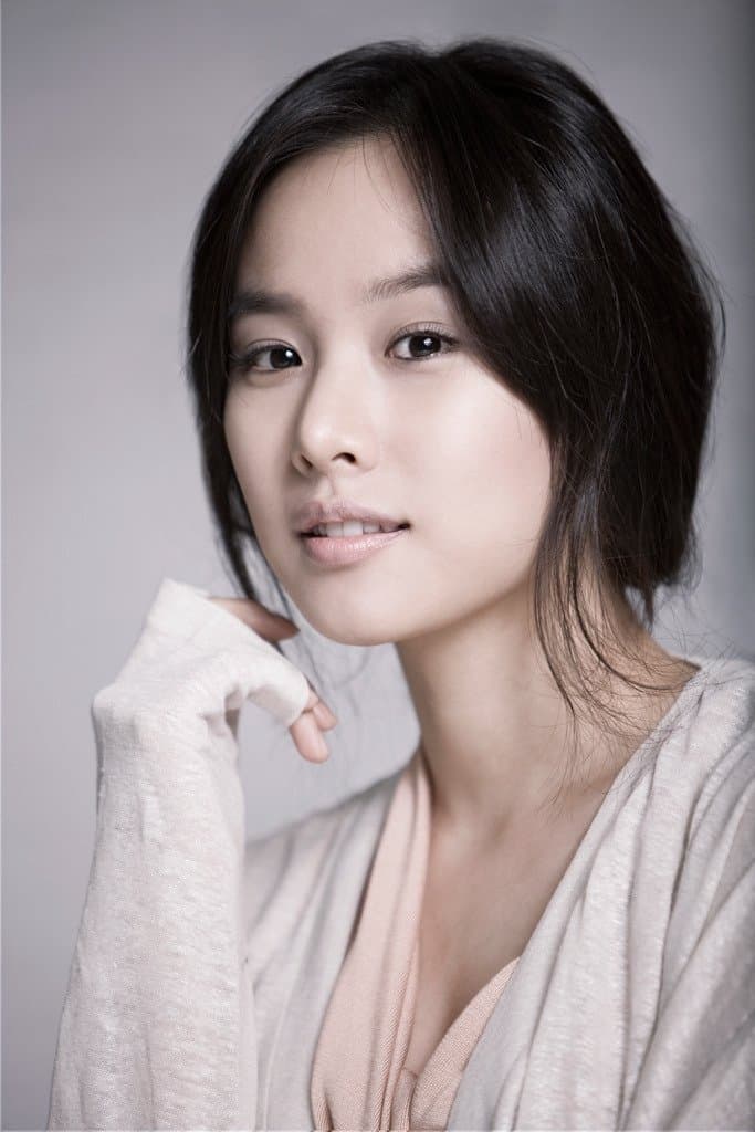 Jo Yoon-hee Profile Photo
