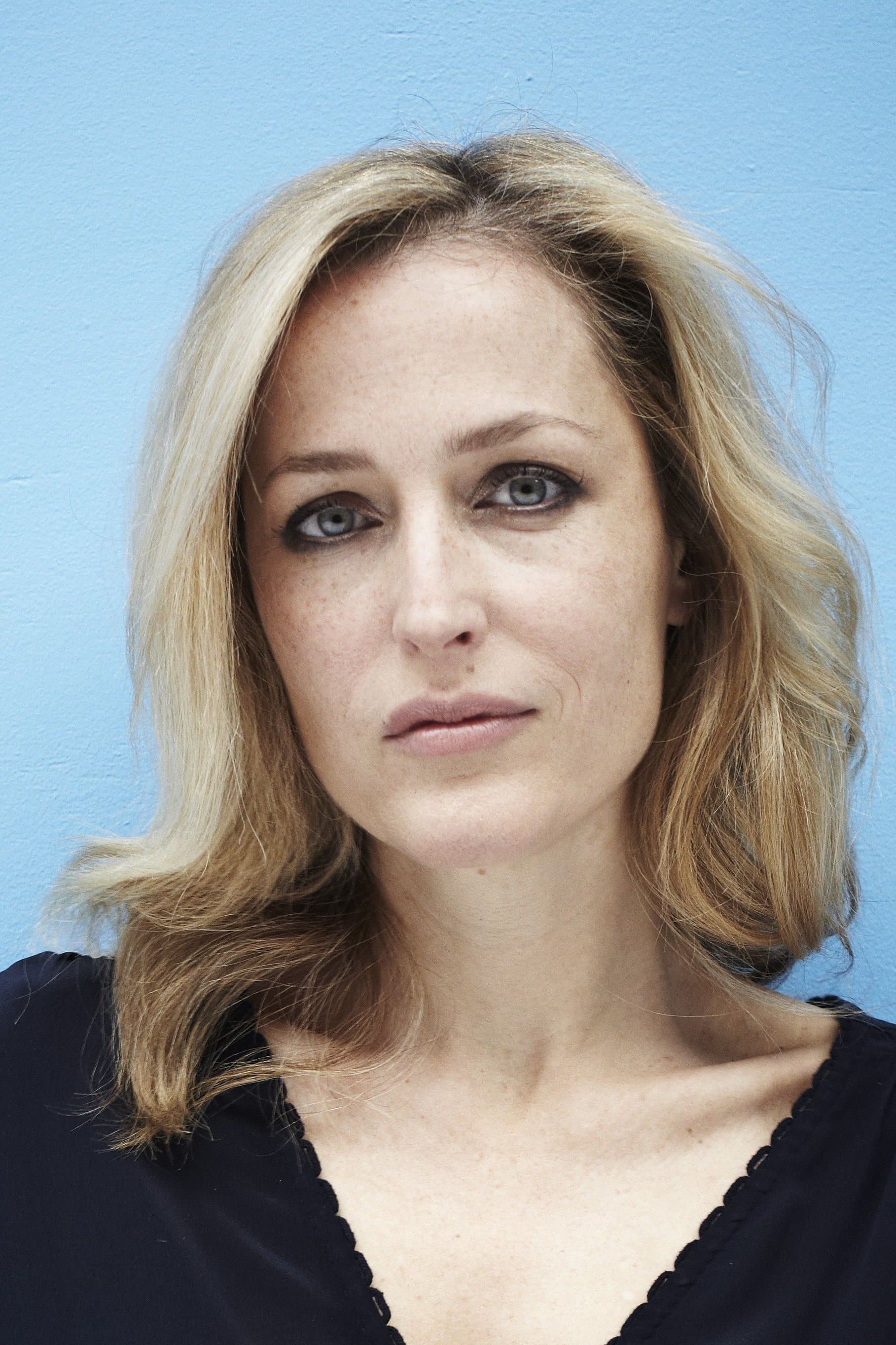 Gillian Anderson Profile Photo
