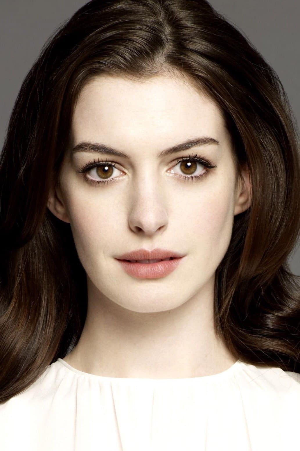 Anne Hathaway Profile Photo