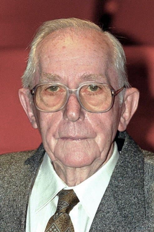 Lewis Gilbert Profile Photo