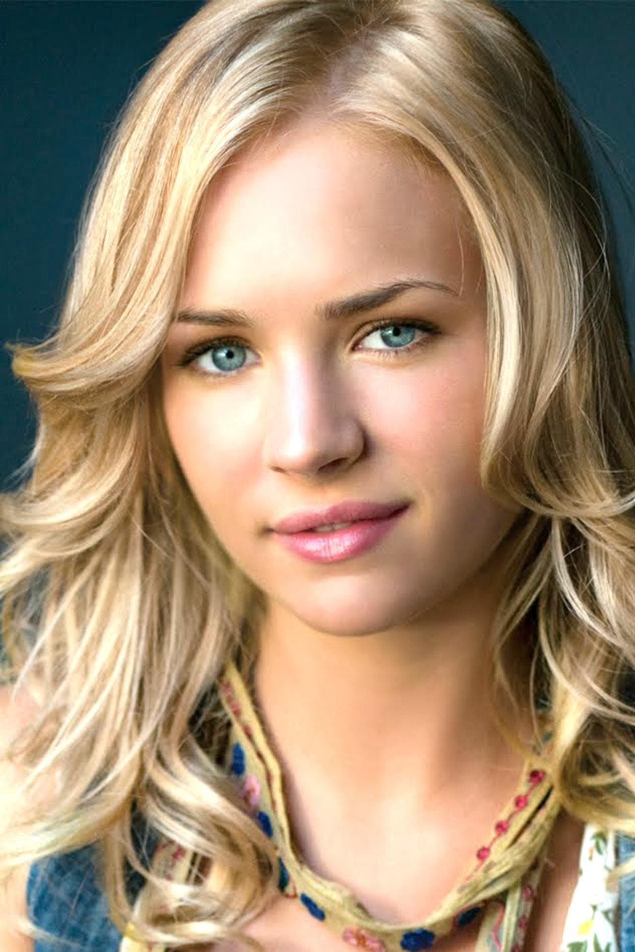 Britt Robertson Profile Photo