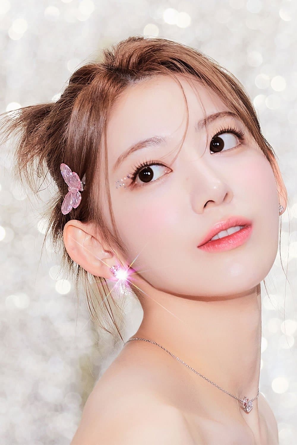 Sakura Miyawaki Profile Photo
