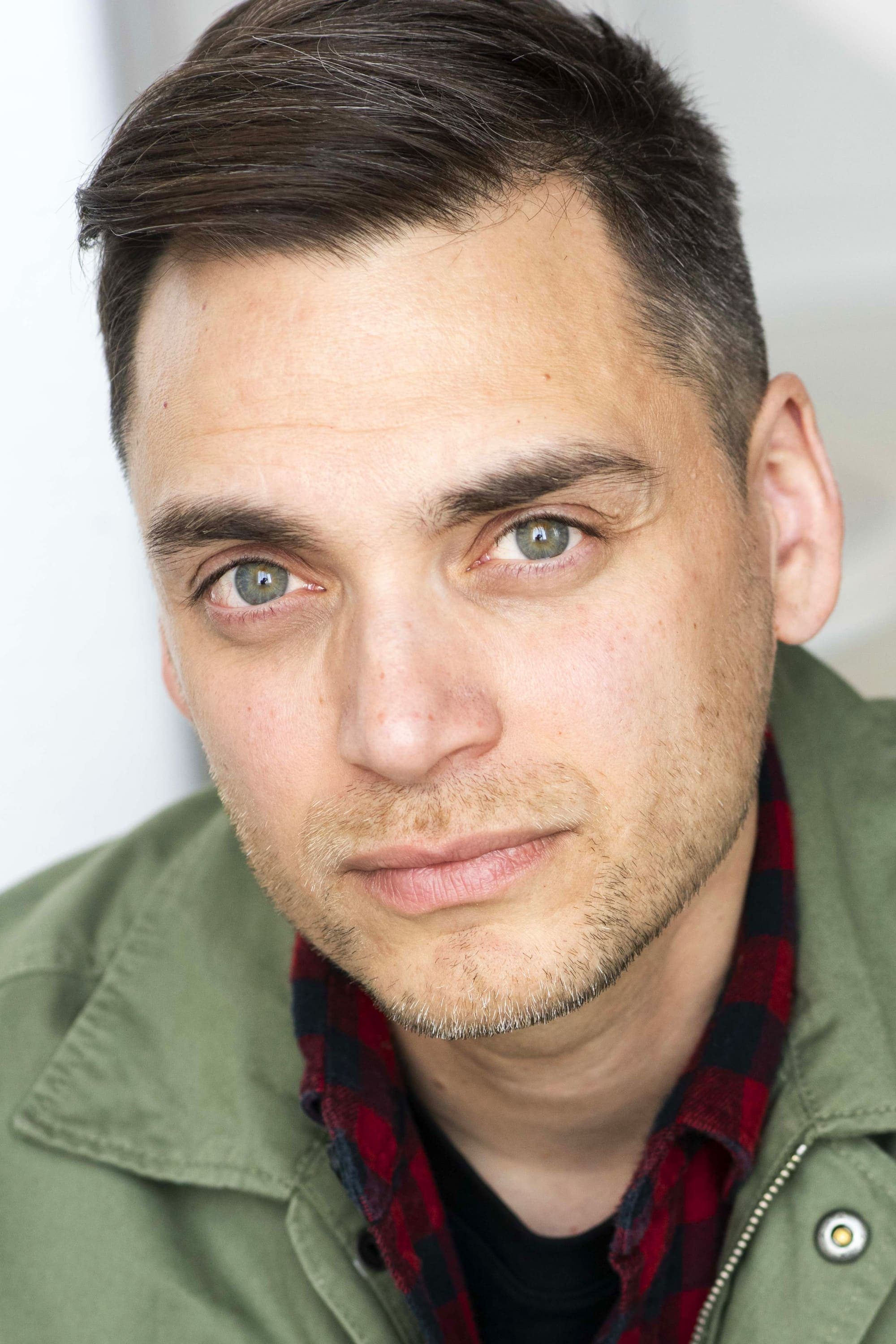 Erik Athavale Profile Photo