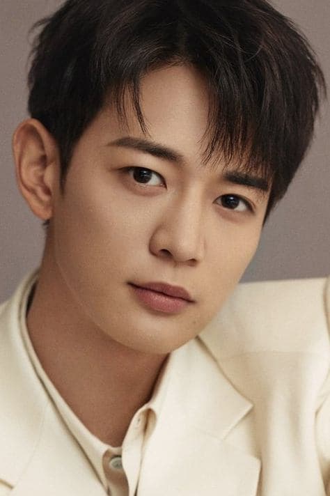 Choi Min-ho Profile Photo
