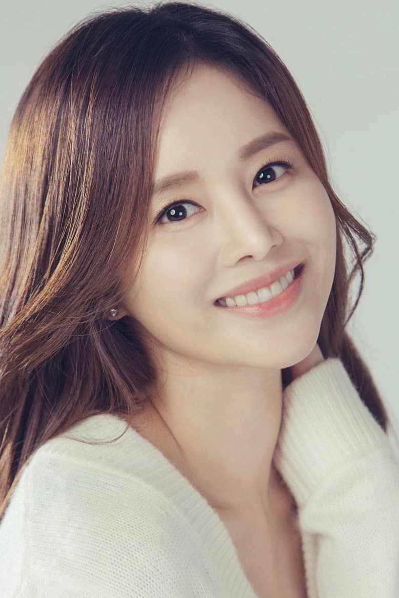 Lee Young-ah Profile Photo