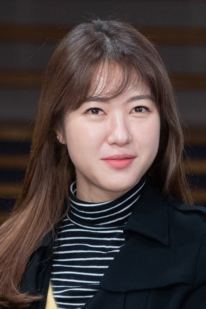 Son Soo-jung Profile Photo