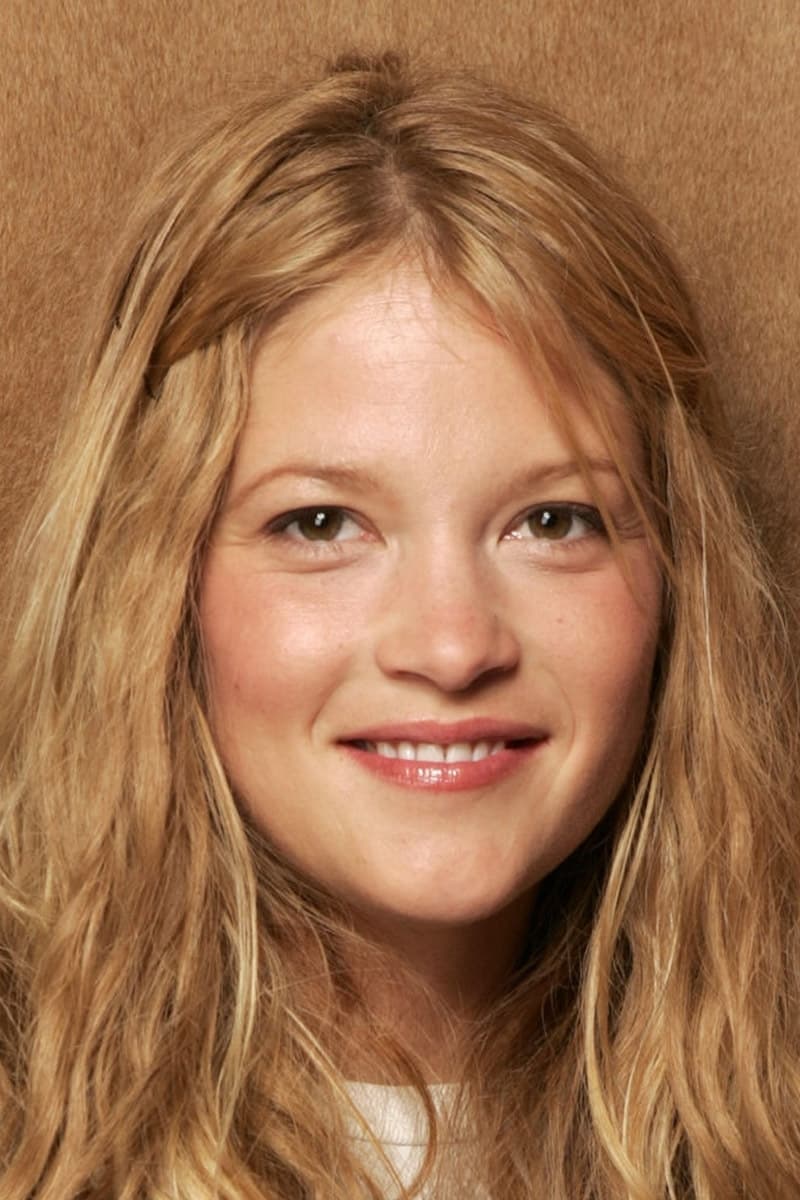 Nicki Aycox Profile Photo