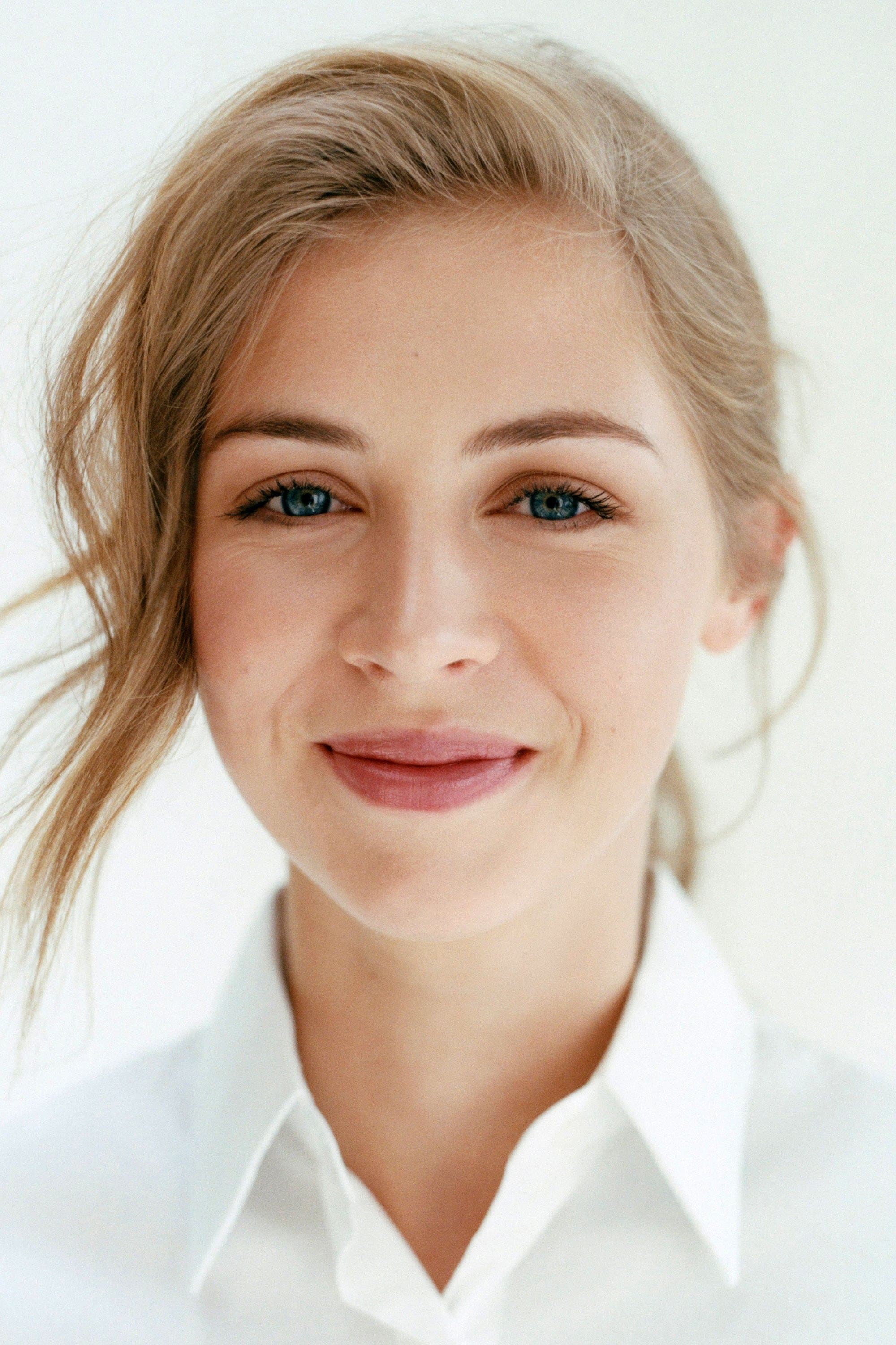 Hermione Corfield Profile Photo