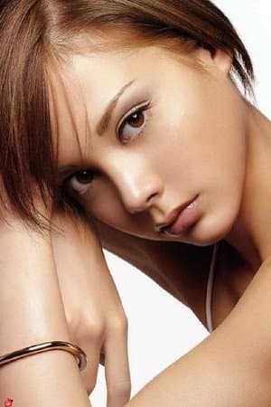Anna Tsuchiya Profile Photo