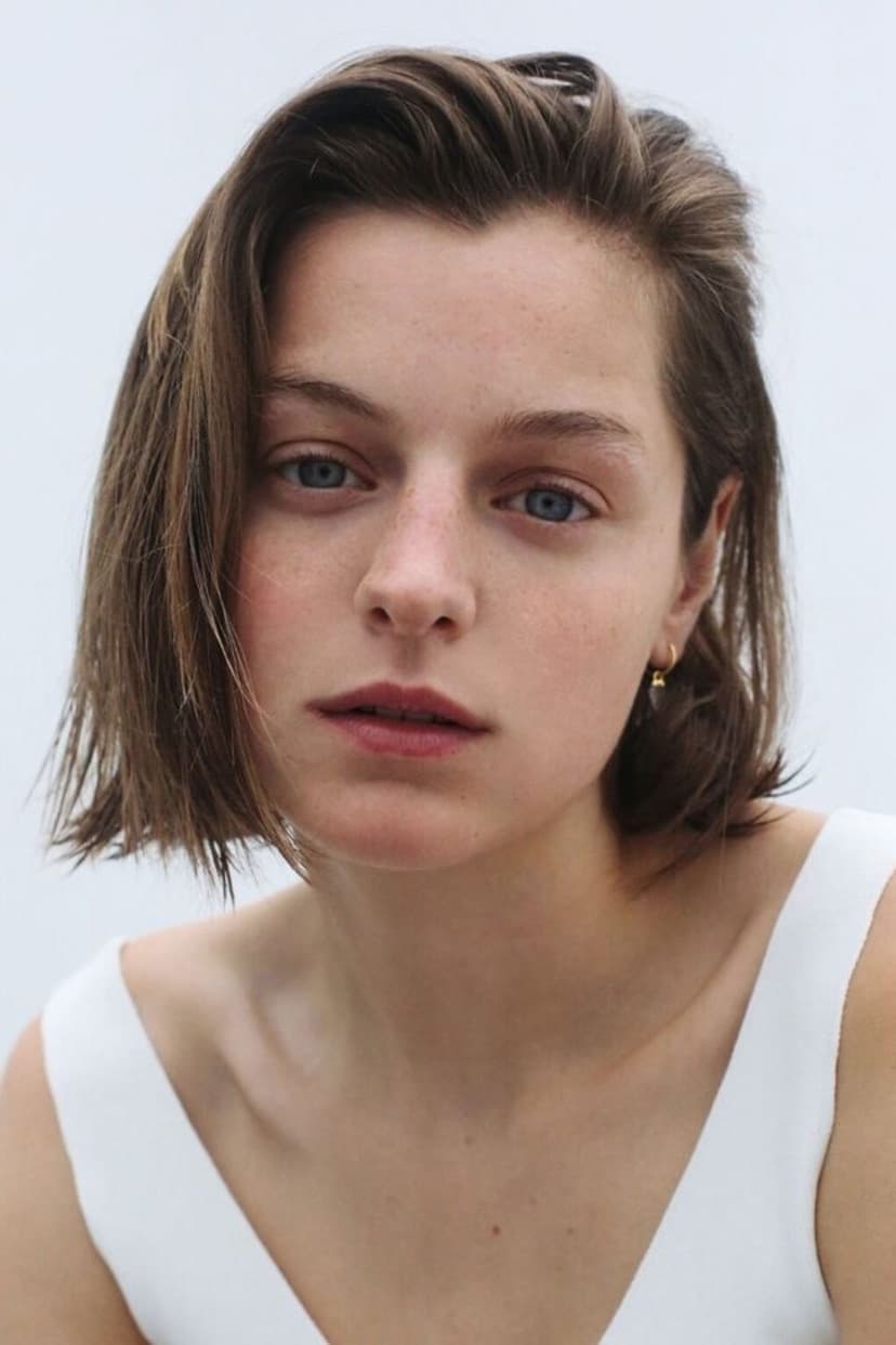 Emma Corrin Profile Photo
