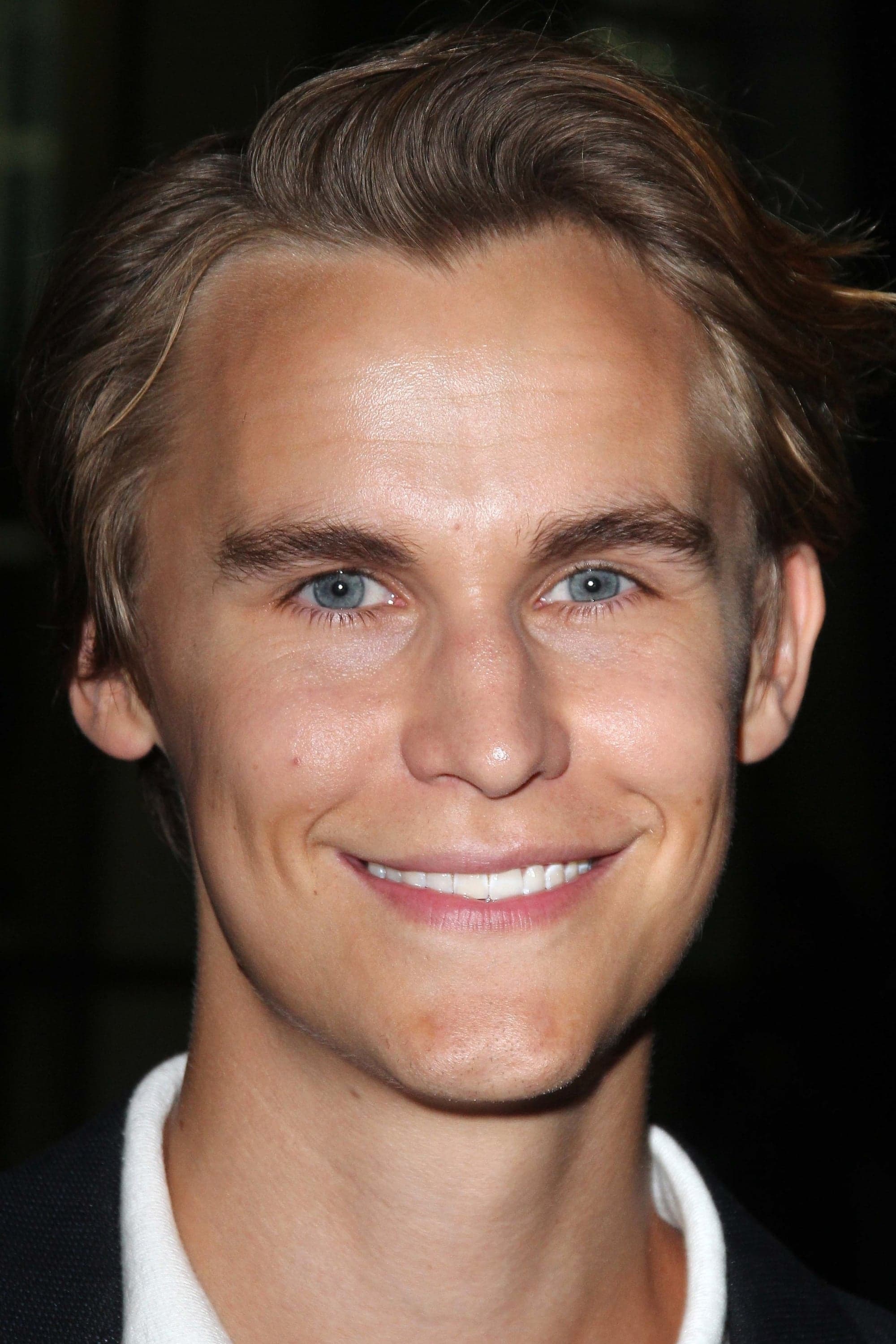 Rhys Wakefield Profile Photo