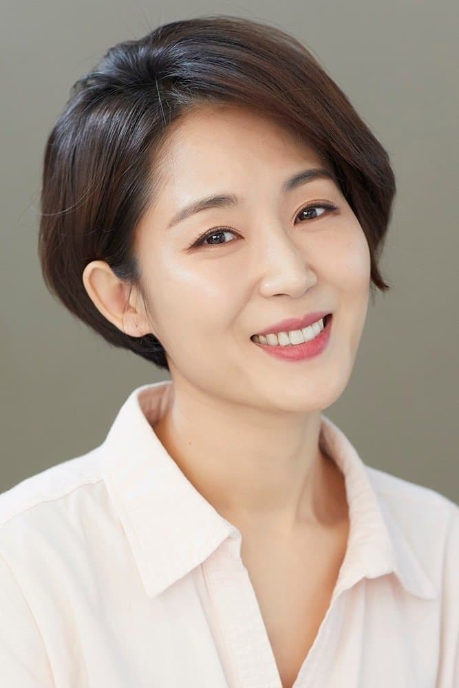 Son Ji-yoon Profile Photo
