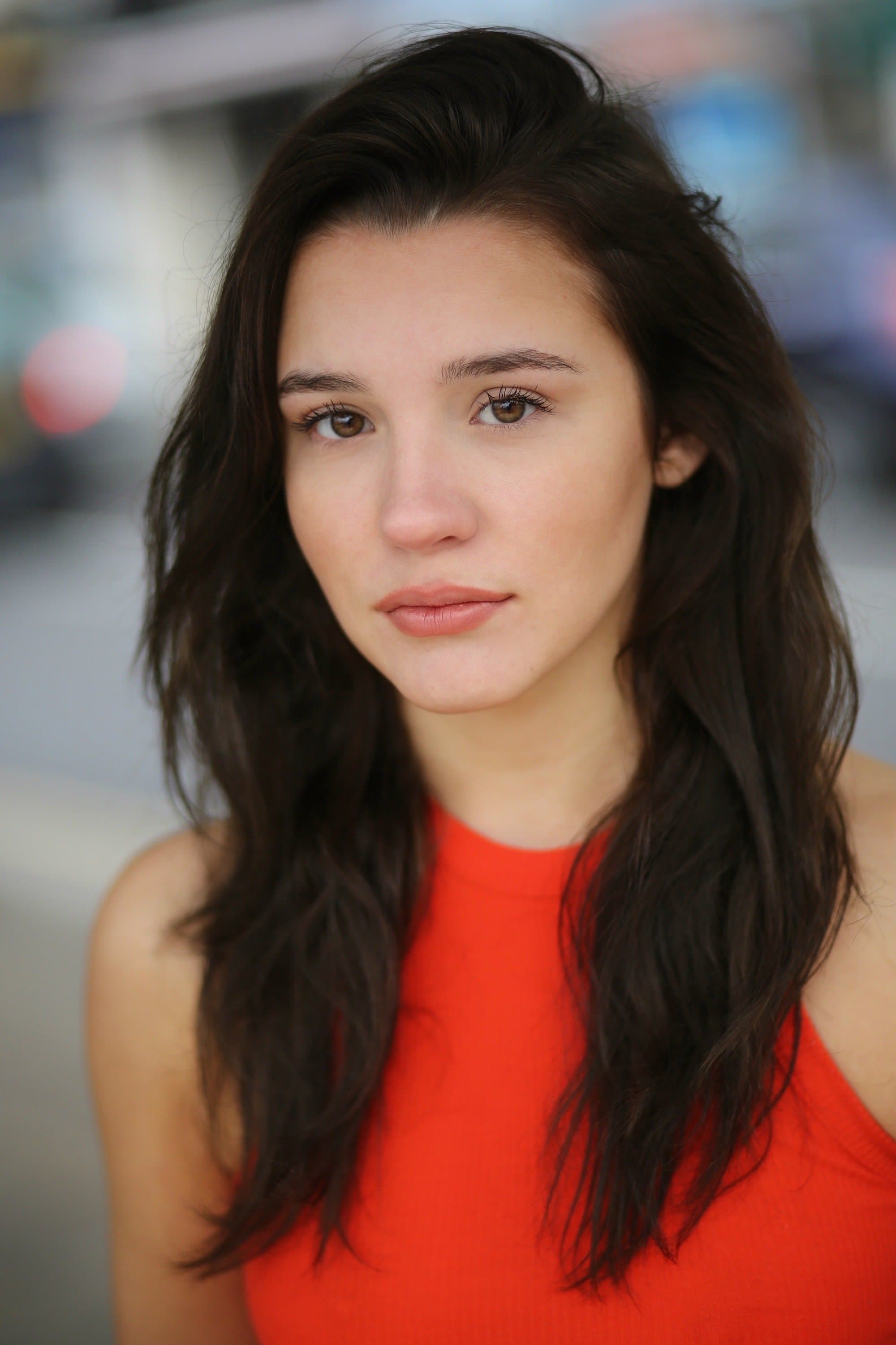 Emma Louise Webb Profile Photo