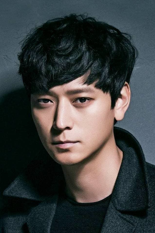 Gang Dong-won Profile Photo